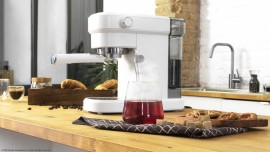 Cafetera Máquina espresso Máquina espresso 20 bar Cecotec Cafelizzia 790  | Inox, Blanco